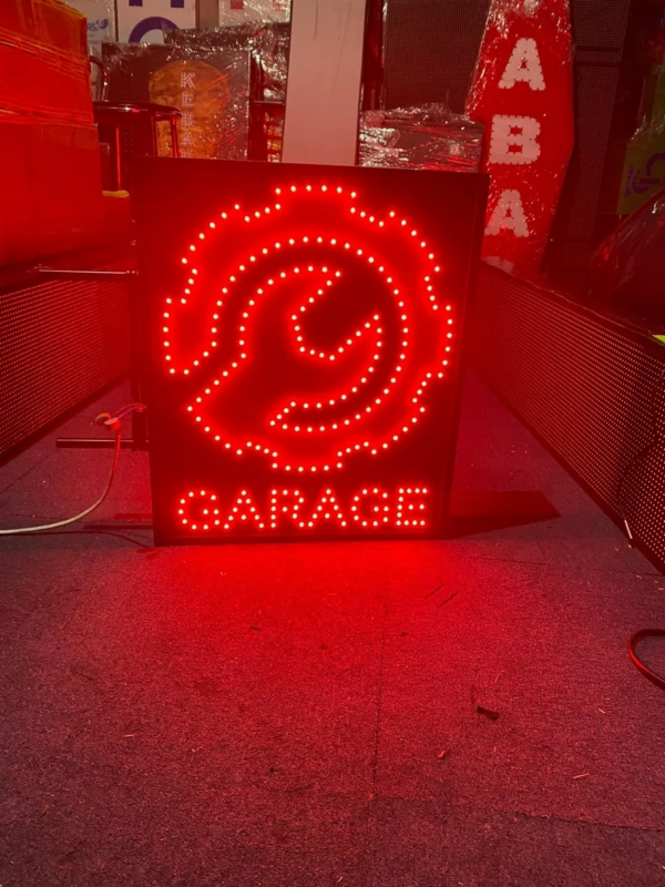 ENSEIGNE LUMINEUSE LED “GARAGE” DOUBLE FACES EXTERNE PRÊT À INSTALLER AVEC ANIMATION ET TÉLÉCOMMANDE 70x70cm980.00